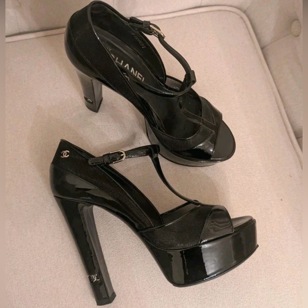 CHANEL Black Patent Leather Heels